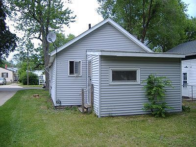368-Burt-outside-back