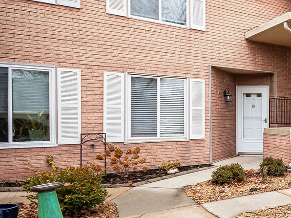 2478 Brunswick Cir APT B1, Woodridge, IL 60517