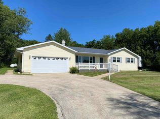 13198 Oakton Rd, Savanna, IL 61074