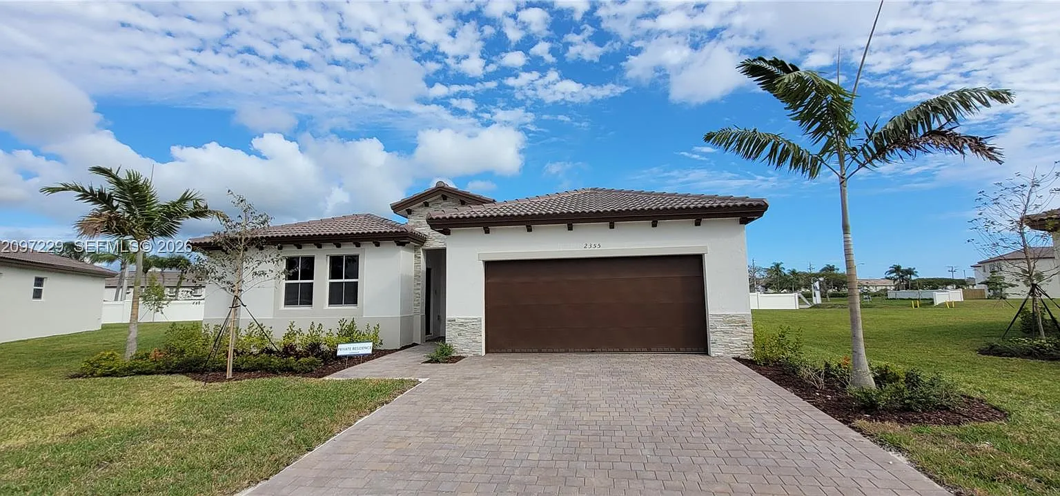 2355 SE 24th Ct — Photo 1