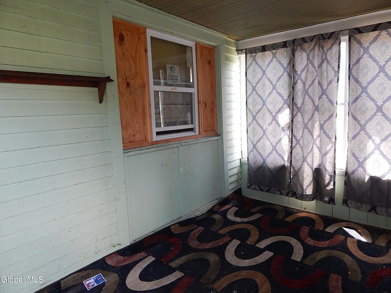 3rd image of 27 Homestead Street