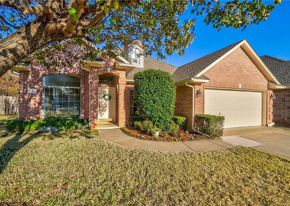 1st image of 12204 Village Ln