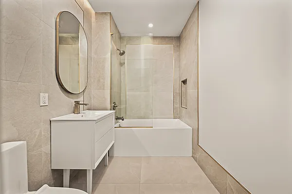 Bathroom, photo 1