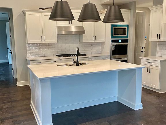 4th image of 7495 Albatross Dr