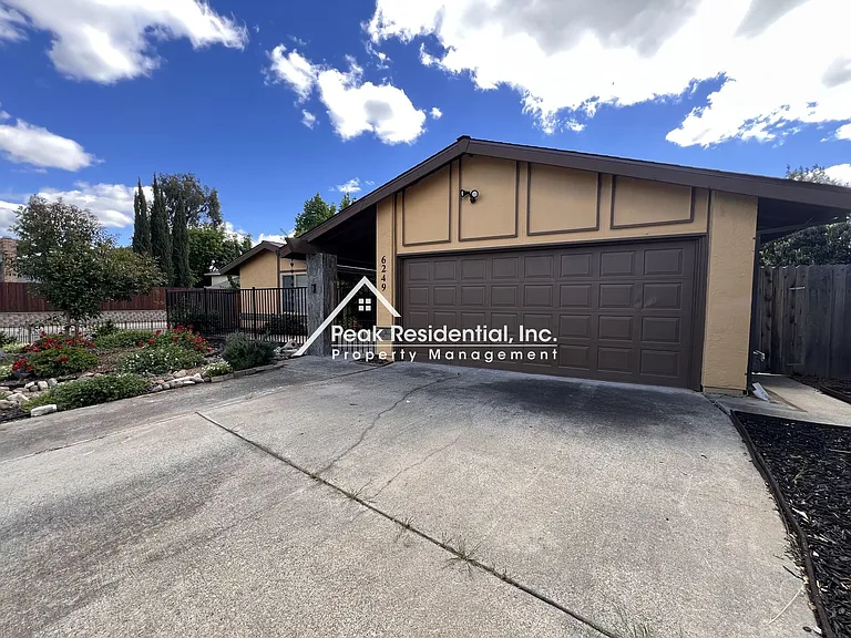 6249 Sunmist Way — Photo 3