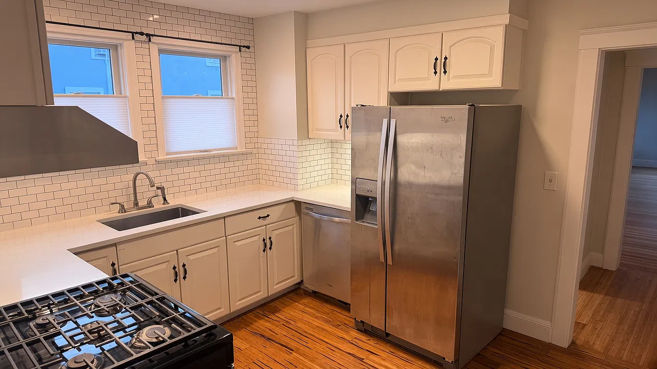 2 bed, 868 sqft, $3,500 — Photo 1