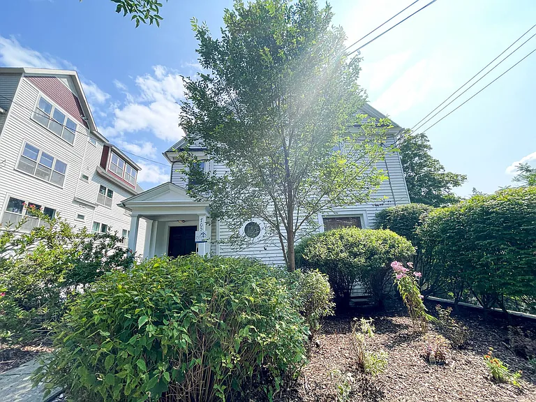 705 E Seneca St — Photo 22