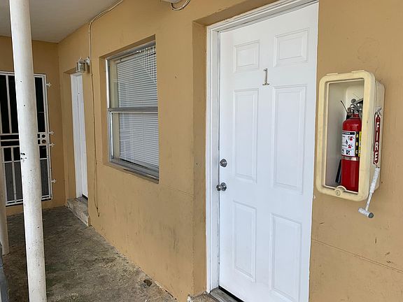2nd image of 1540 NW 1st Pl APT 1