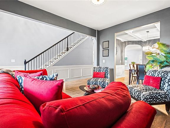3rd image of 6700 Oak Hill Pl