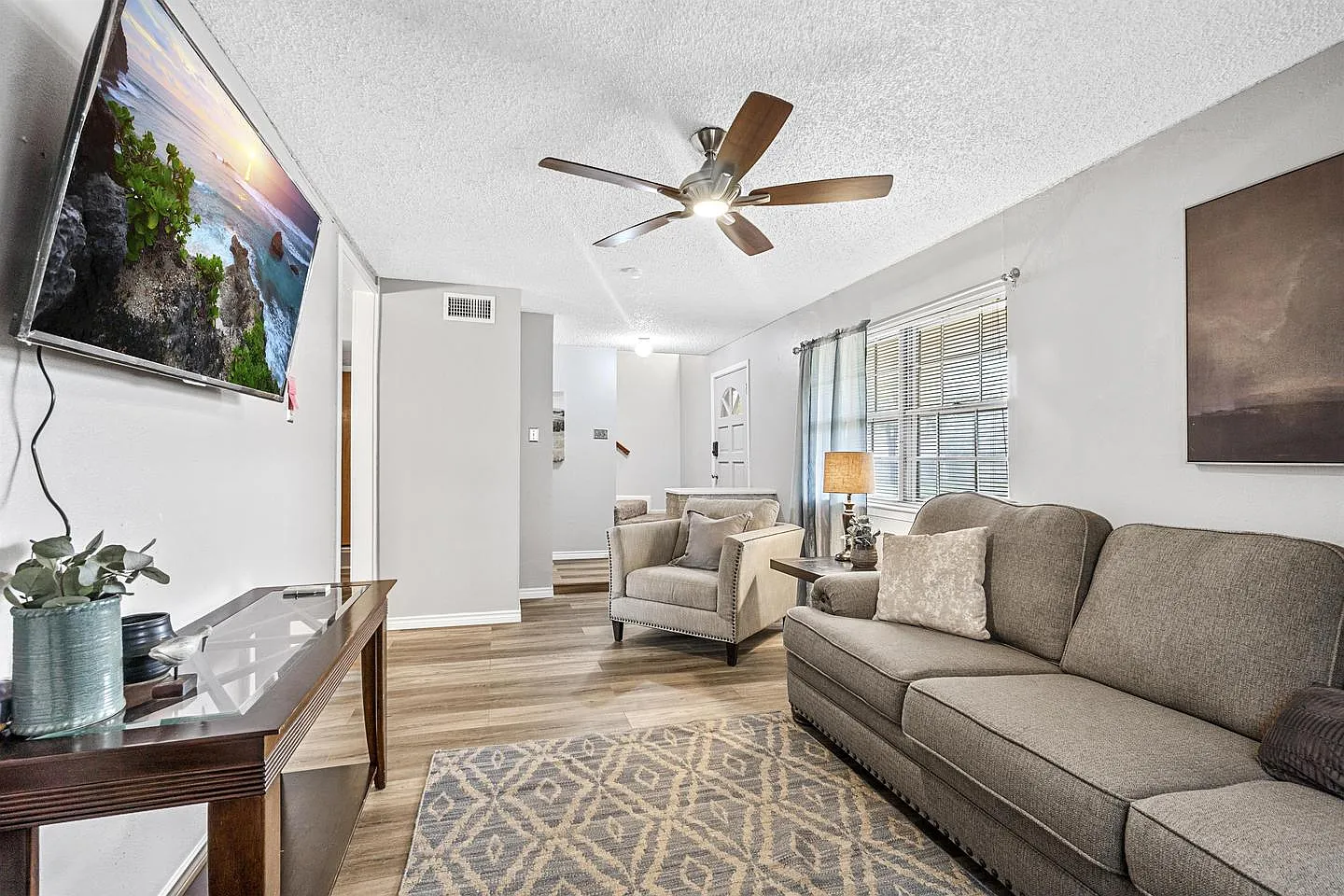 Spacious and Cozy Home in the Heart of Garland — Photo 1