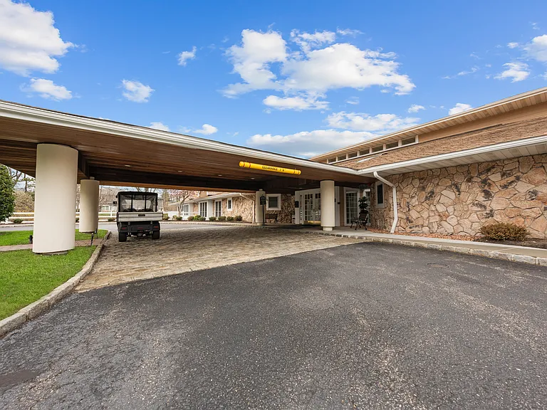 Colony Dr — Photo 35
