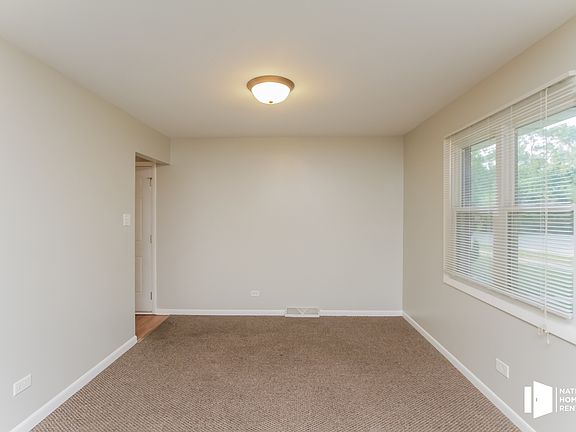 5th image of 15104 Cornell Ave