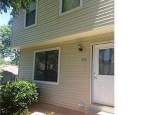 652 Summer Winds Ln #D, Saint Peters, MO 63376