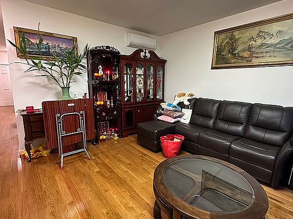 3rd image of 1106 Bay Ridge Pkwy