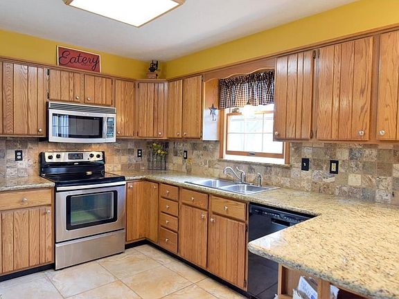 3rd image of 5260 Sabrina Ln