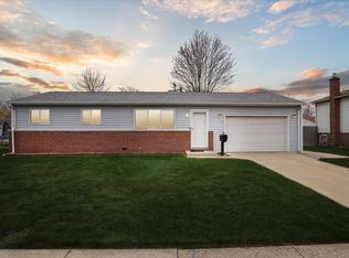 1325 Woodglen Ave, Ypsilanti, MI 48198