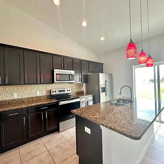102 Aurelia Ct — Photo 7