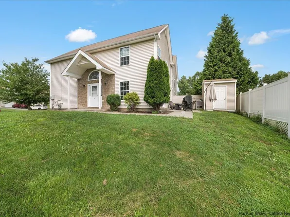 32 Cambridge, Highland, NY 12528