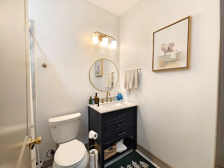 1217 Campbell St — Photo 24