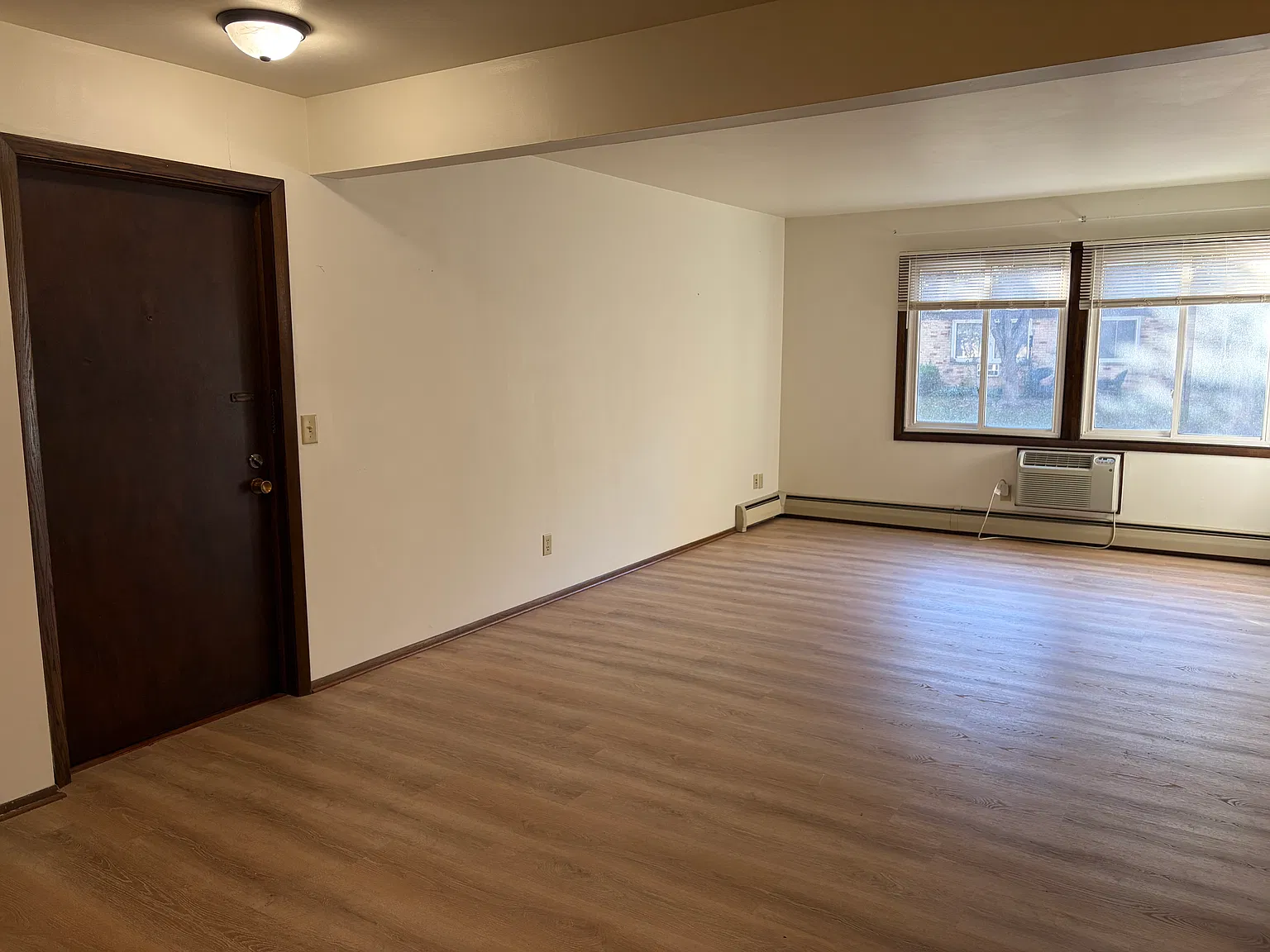 1 bed, 639 sqft, $1,100 — Photo 2