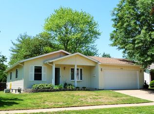560 Queen Ann Dr, Hazelwood, MO 63042