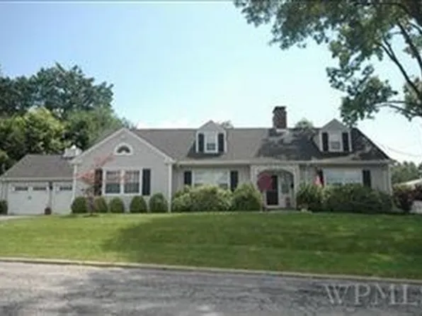 1399 Longview Ave, Peekskill, NY 10566