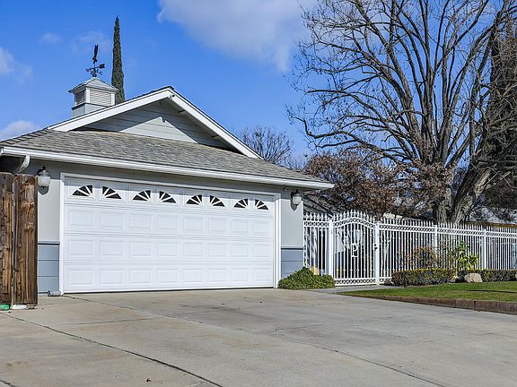 3rd image of 3504 W Laurel Avenue