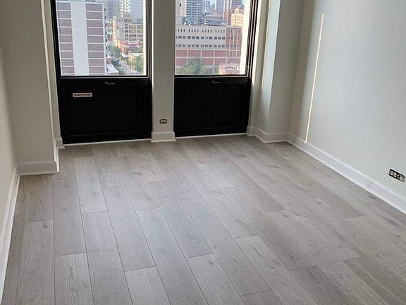 5th image of 444 W Fullerton Pkwy APT 1610