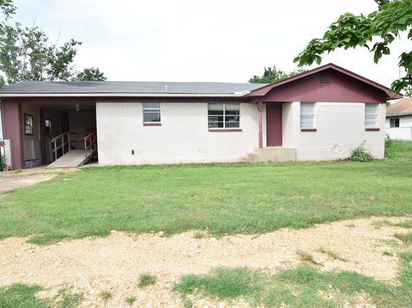 218 W Mesquite Ave