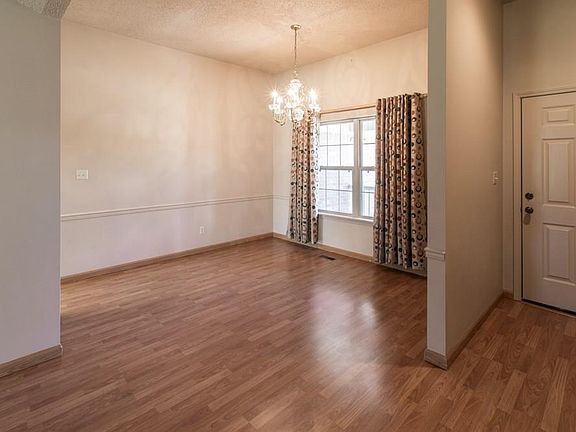 4th image of 1608 Hunter Hill Dr