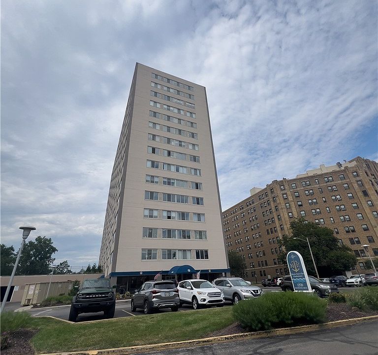 1st image of 12520 Edgewater Dr APT 504