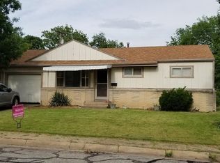 1221 Dover Dr, Salina, KS 67401