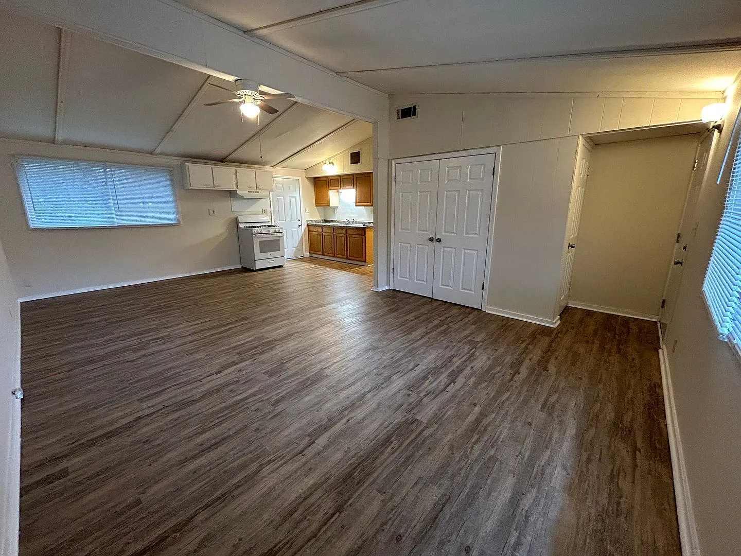 Newnan- 73 Spence Ave 3 Bedroom 1 Bath — Photo 2