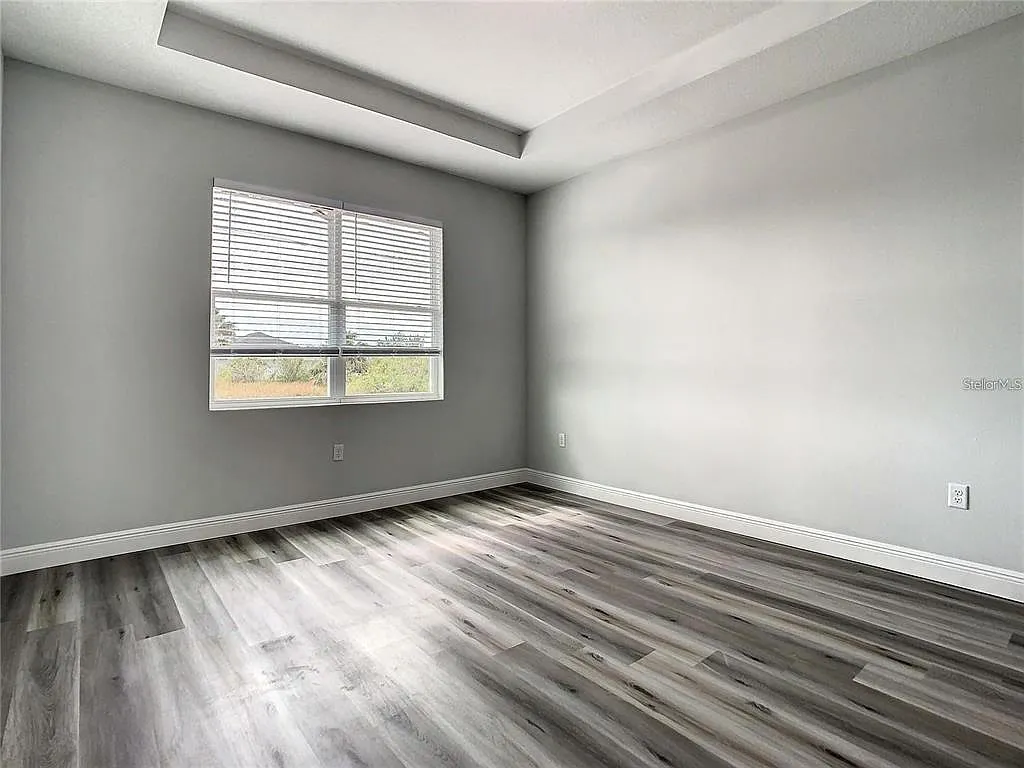 4 bed, 2.5 bath, 1903 sqft, $2,650 — Photo 3