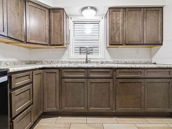 5th image of 595 Orange St
