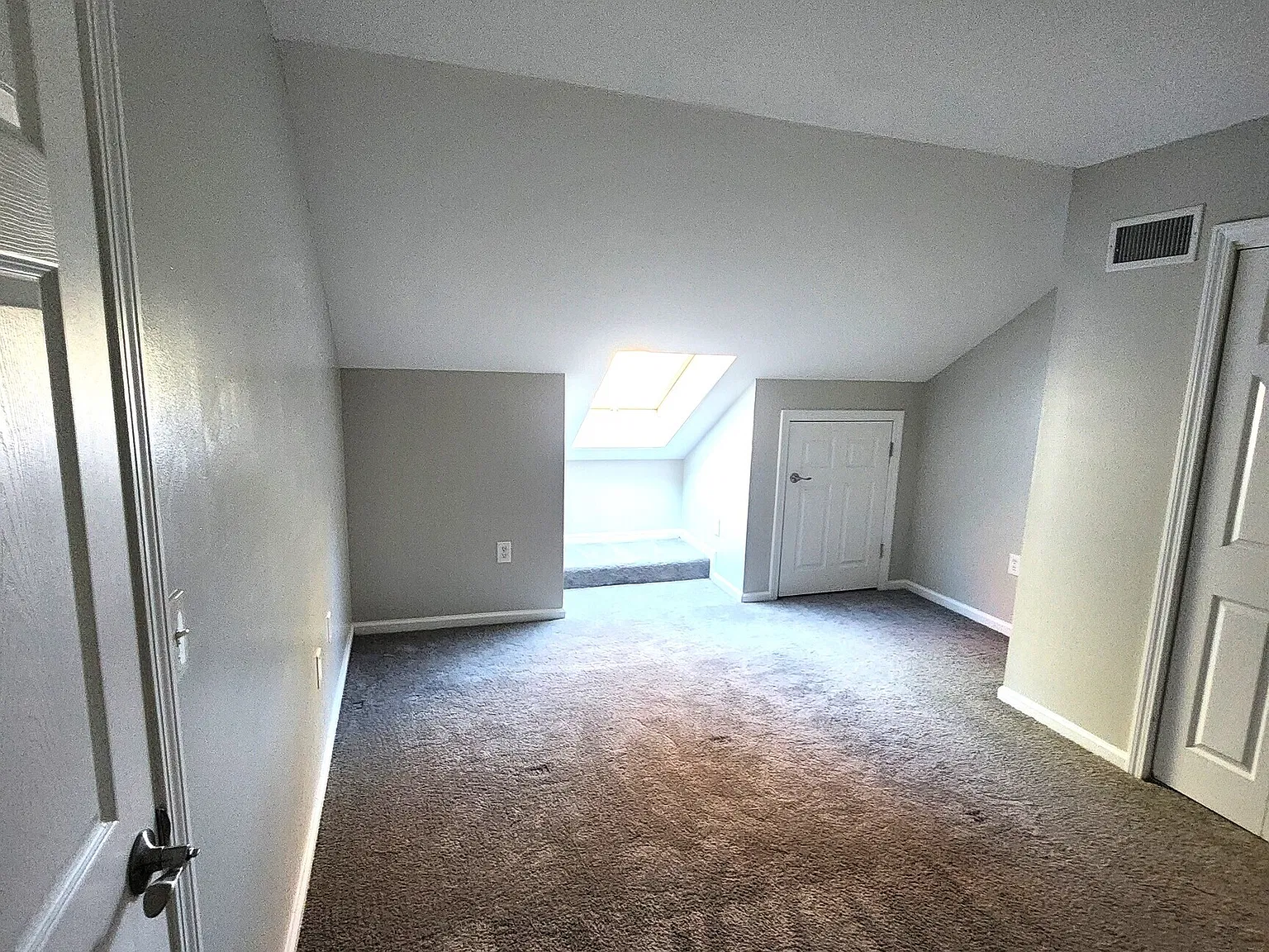 670 Boston Post Rd — Photo 1