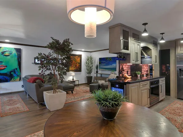 2301 SW 85th Way, Davie, FL 33324