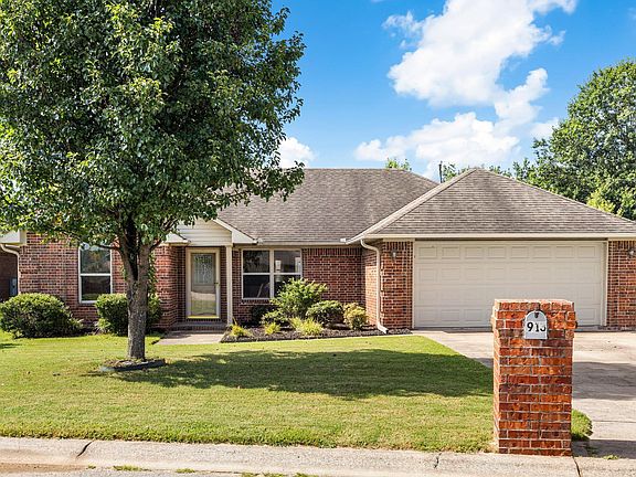 5th image of 913 Mesquite Trl