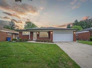 27450 El Capitan Dr, Warren, MI 48092