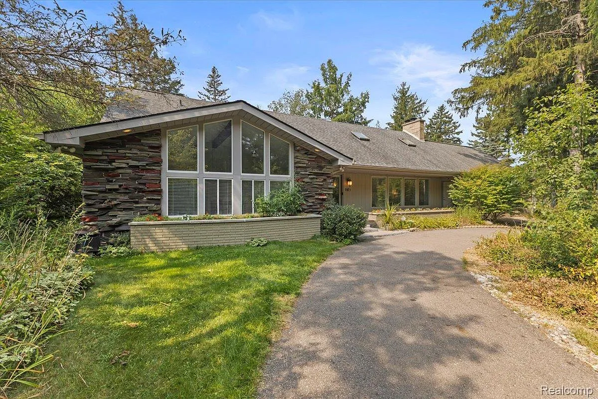 7871 Caberfae Trl photo 1