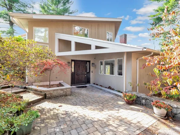 7 Field Rd, Lexington, MA 02421