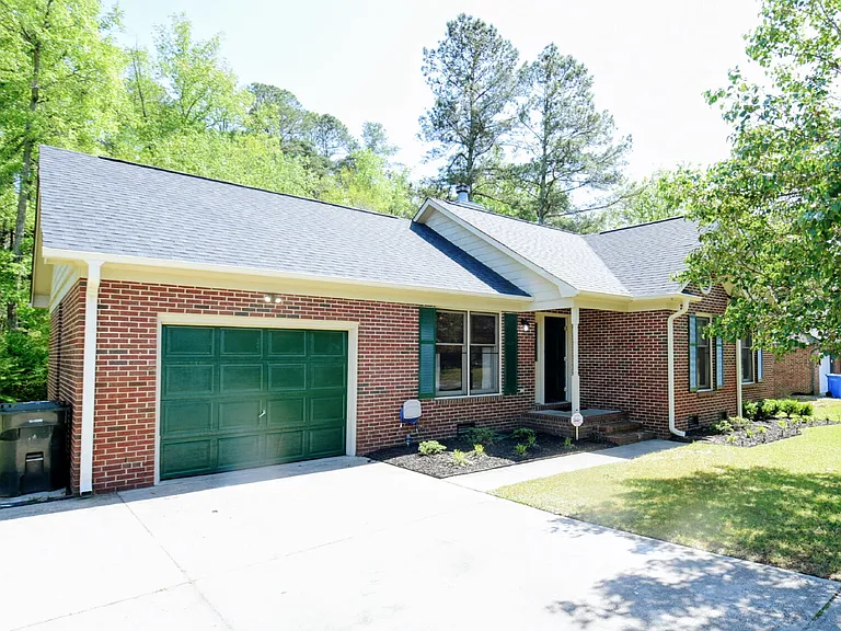 5050 Summer Ridge Rd — Photo 2