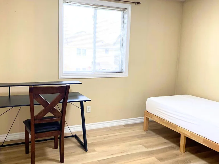 1570 Beaverbrook Ave — Photo 3