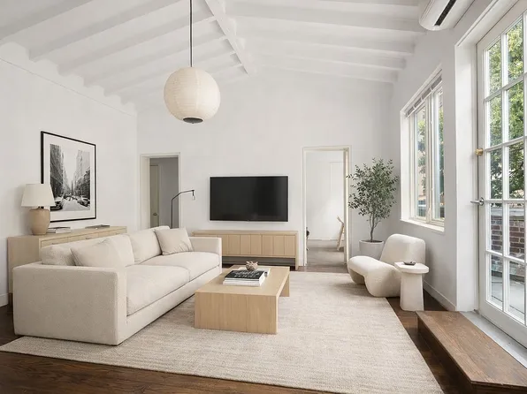 9 W 16th St APT 5A, New York, NY 10011