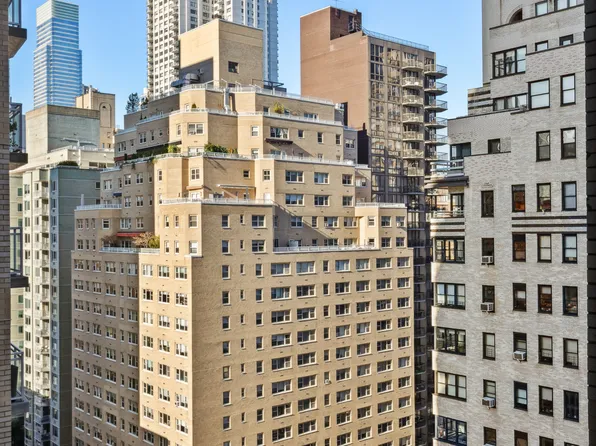 400 East 56th Street image 3 of 8