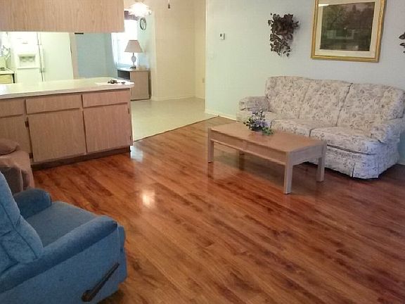 2nd image of 138 Parkview Cir