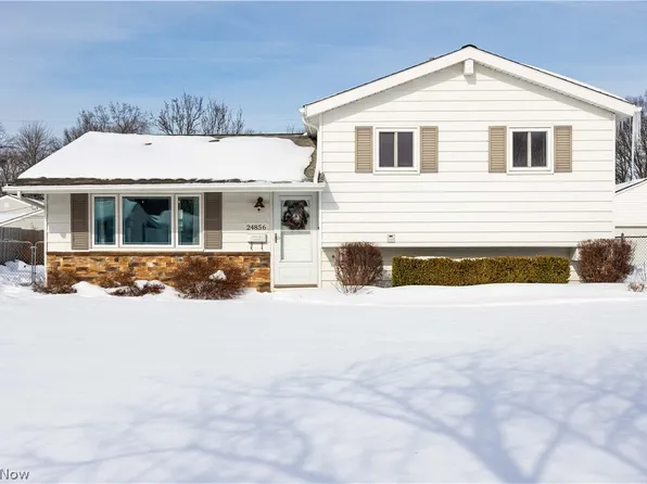 24856 Chase Dr, North Olmsted, OH 44070