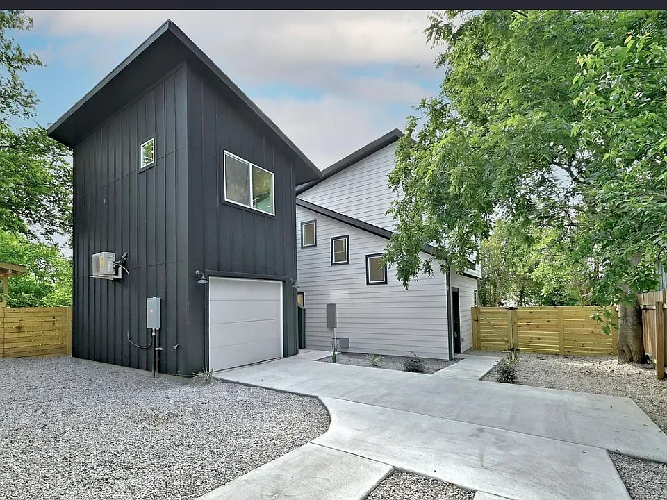 7306 Carver Ave #2