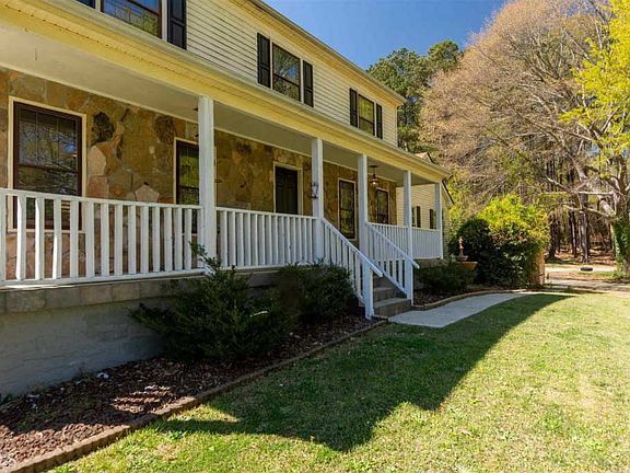 5th image of 1875 Rockdale Cir