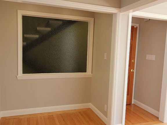 4th image of 342 Monterey Blvd #2